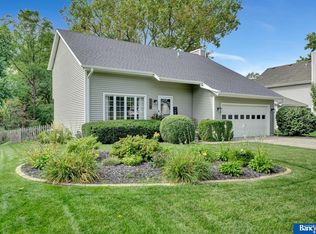 6641 Crooked Creek Dr, Lincoln, NE 68516