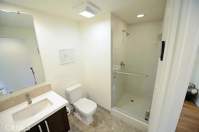 7133 Hawthorn Ave #202 — Photo 8