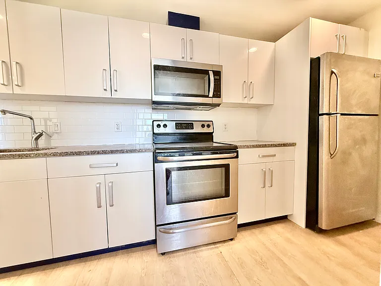 249 S 49th St #8O6 — Photo 11