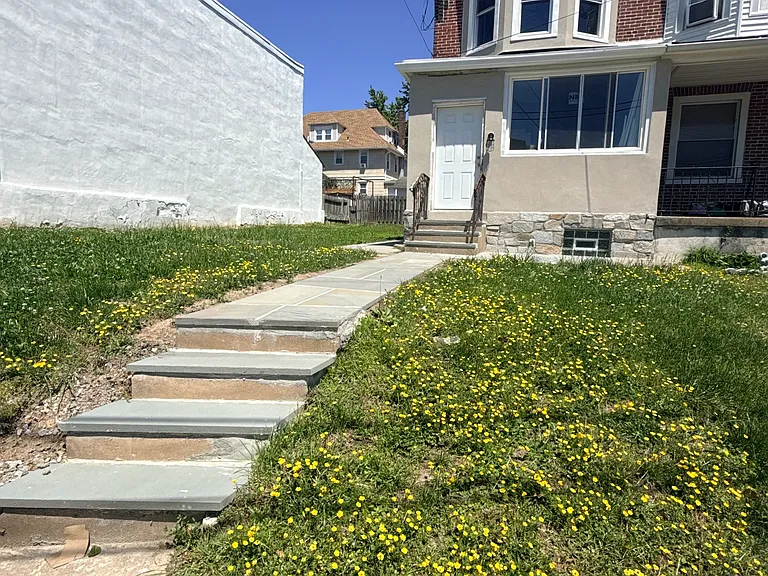 209 S Springfield Rd — Photo 2