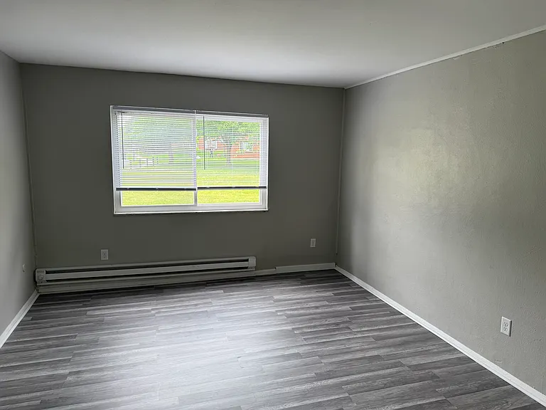 2075 Triumph Dr #9 — Photo 6