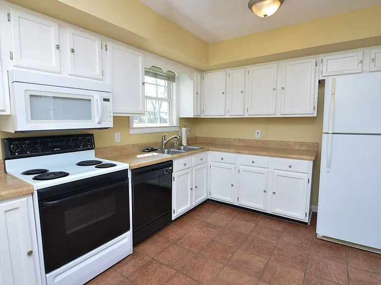 4924 Teton Dr — Photo 6