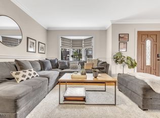 588 Oak Ave, Saddle Brook, NJ 07663