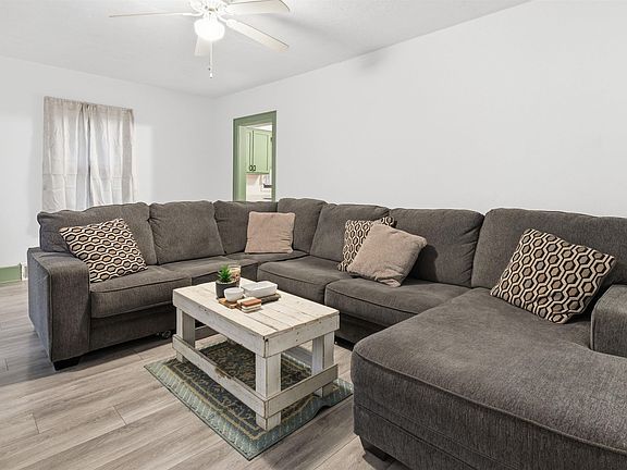 5th image of 204 E 5th St