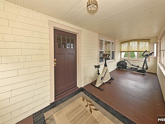 5th image of 99 Christie St