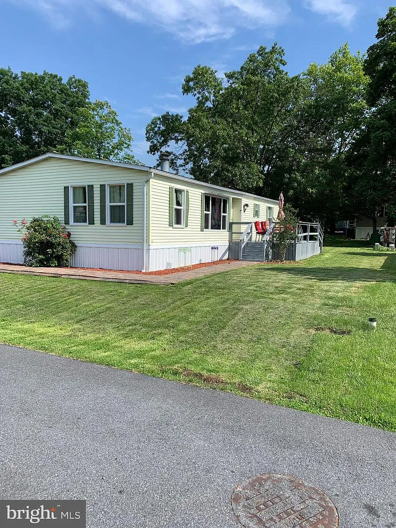 706 Dogwood Dr photo 1