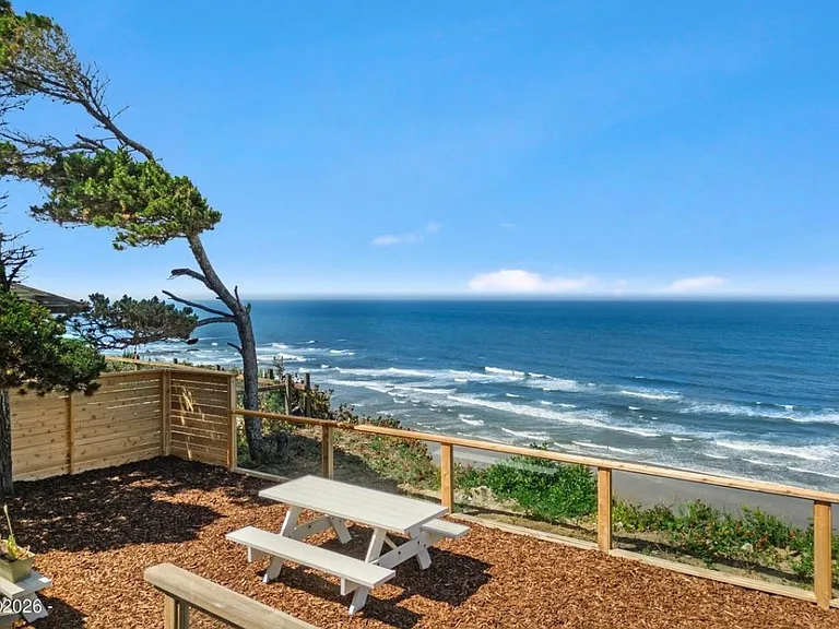 1825 SW Coast Ave — Photo 52