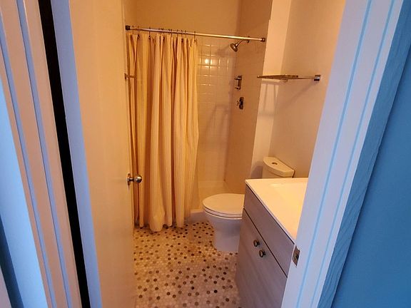 4th image of 114 Wright Ln
