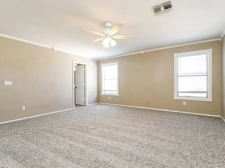 1081 E Horseshoe Dr — Photo 11