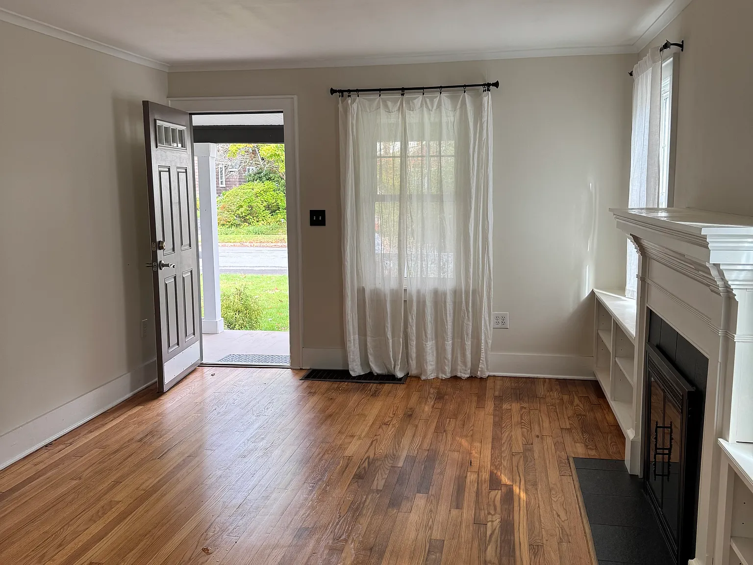 2 bed, 900 sqft, $1,950 — Photo 4