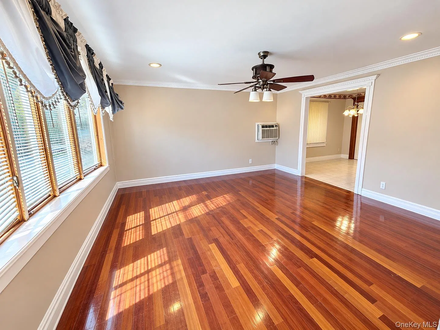 4 bed, 2.0 bath, 1194 sqft, $5,000 — Photo 2