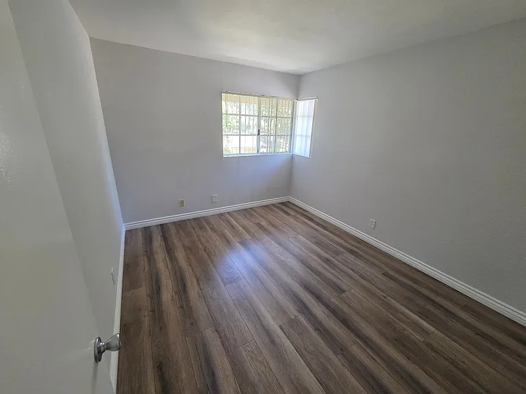 1826 S Lochglen Ct — Photo 11