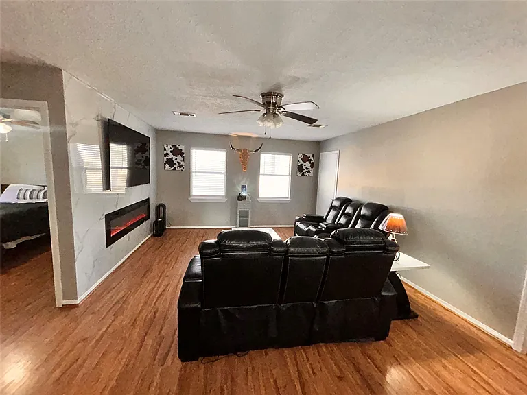 8118 S Hamilton Rd — Photo 8