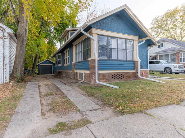2114 W Jefferson St, Rockford, IL 61101