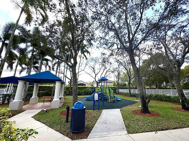 13231 NW 12th St — Photo 46
