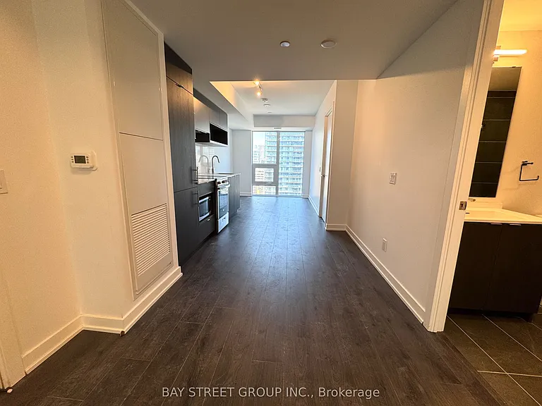 100 Queen St E #2815 — Photo 6