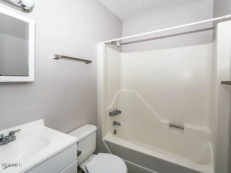 201 Shipman Rd #D15 — Photo 10