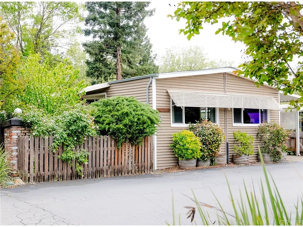 2135 Nord Ave Space 44 photo 1