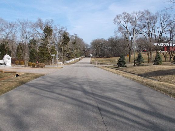 4th image of 35W240 Lathrop Ln