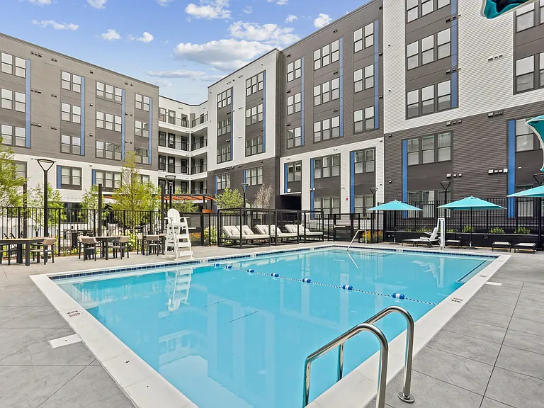 Alta New Carrollton — Photo 13