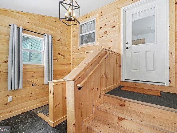 5th image of 490 Shed Rd