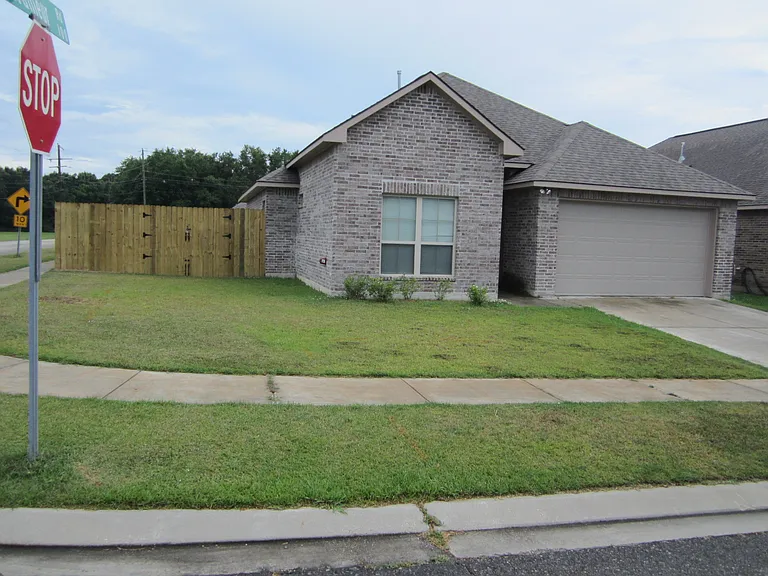 Franklin Ln — Photo 1