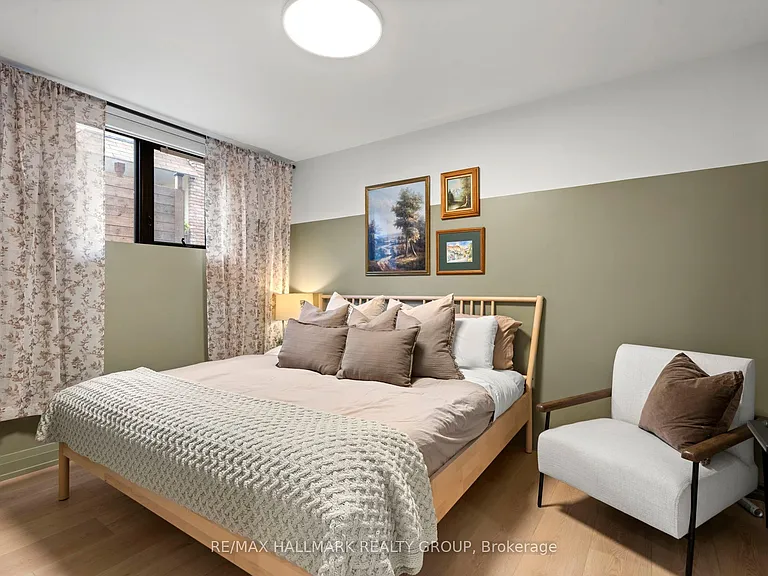 130 Glenora St #2B — Photo 21