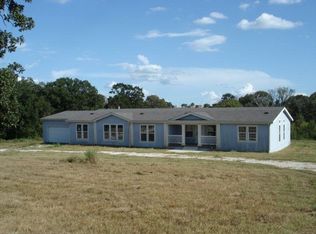 66 Adams Ln, Dale, TX 78616