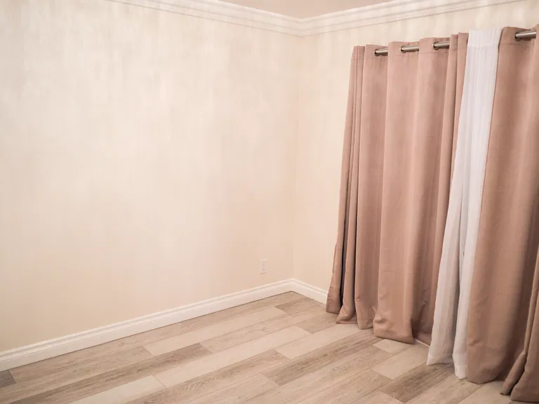 1726 Winona Blvd #104 — Photo 31