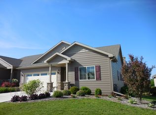 110 Walnut Ridge Dr, Union Grove, WI 53182