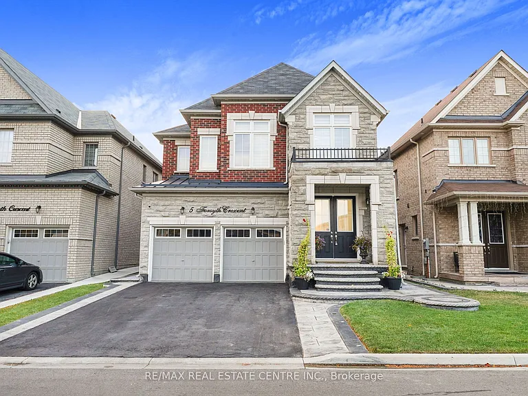 5 Forsyth Cres E — Photo 1