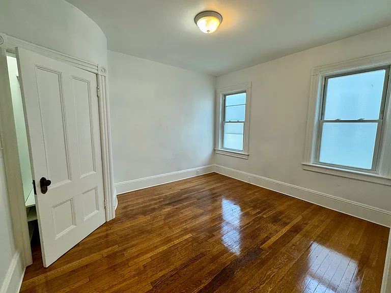 100 Lexington Ave #2 — Photo 10