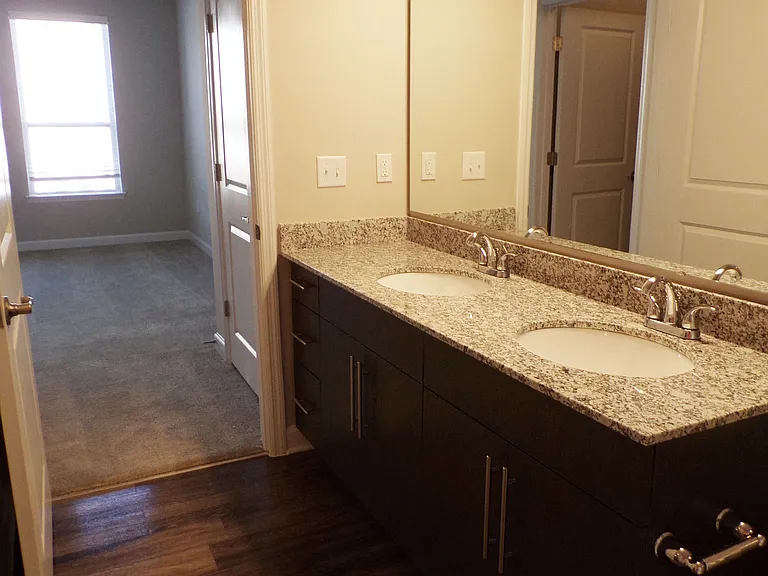Clairmont at Trinity — Photo 176