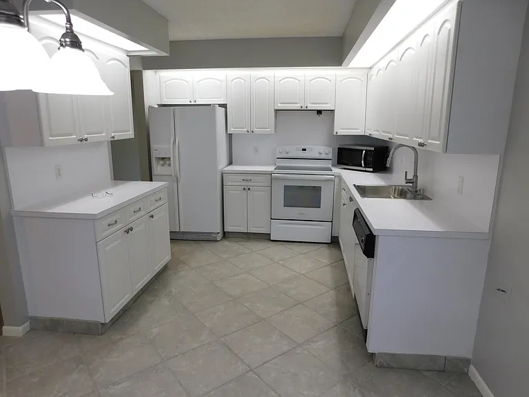 12800 SW 7th Ct #115 — Photo 4