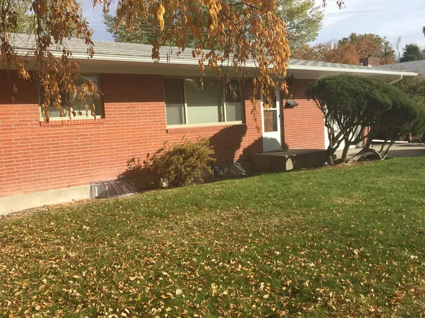 909 Big Horn Dr, Riverton, WY 82501
