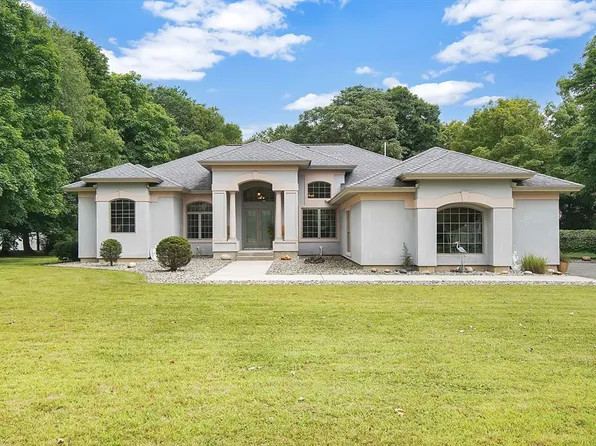 12 Rood St, Ludlow, MA 01056