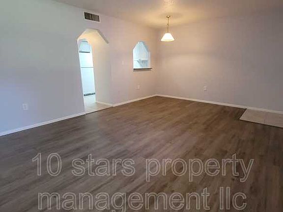 4th image of 4725 39th Ave N APT 105