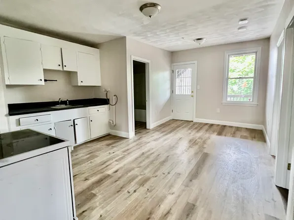 603 Broadway St APT 2R, Lowell, MA 01854