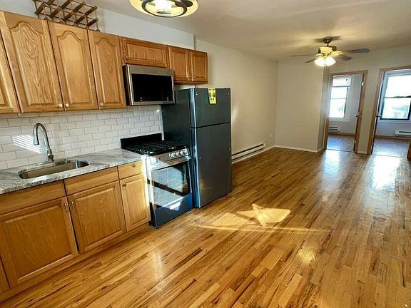 4th image of 86 Court St #3F