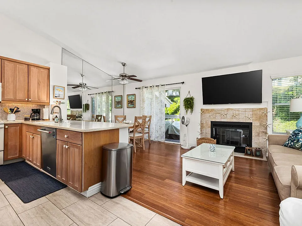 13 Campton Pl