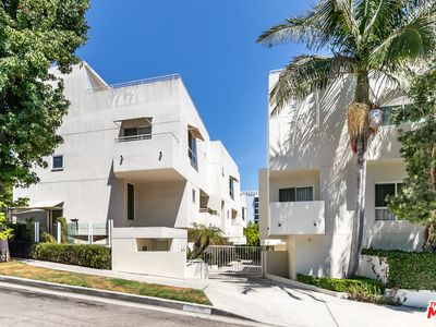 1020 Hilldale Ave, West Hollywood, CA, 90069