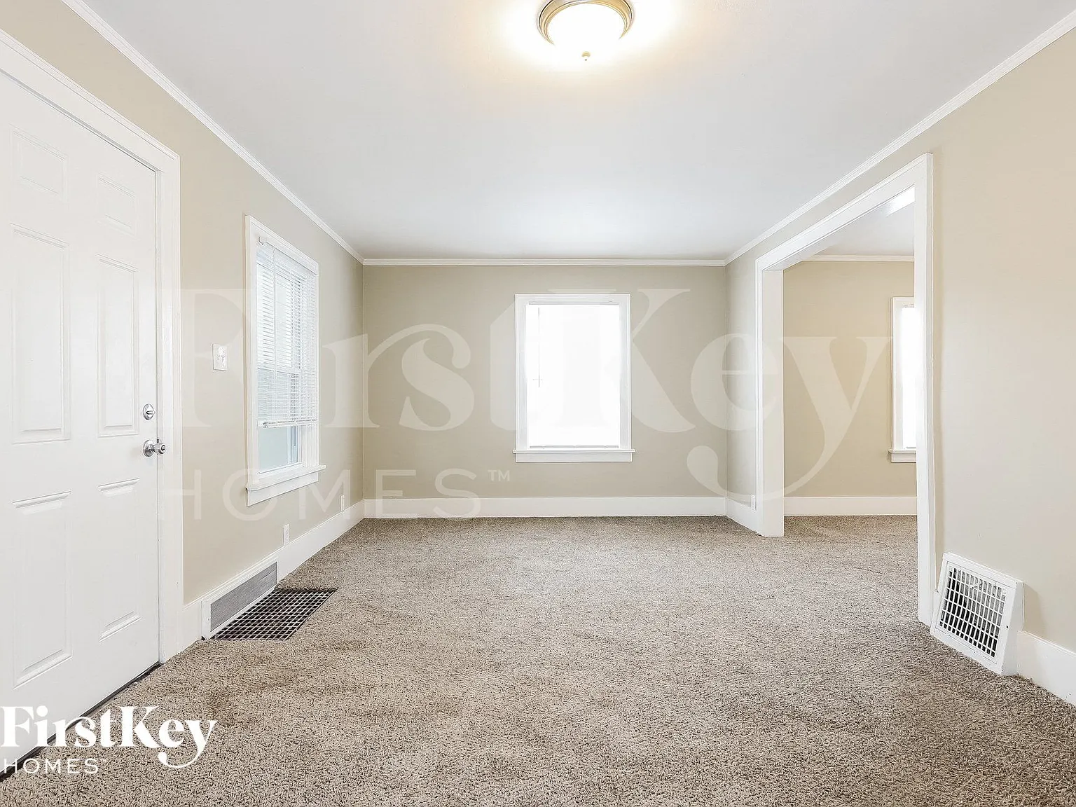 3 bed, 1.5 bath, 1089 sqft, $2,160 — Photo 4