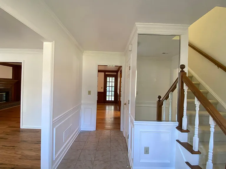 3013 Eglantine Ct — Photo 2