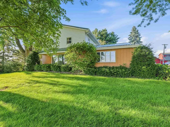 W7274 Highway 33, Beaver Dam, WI 53916
