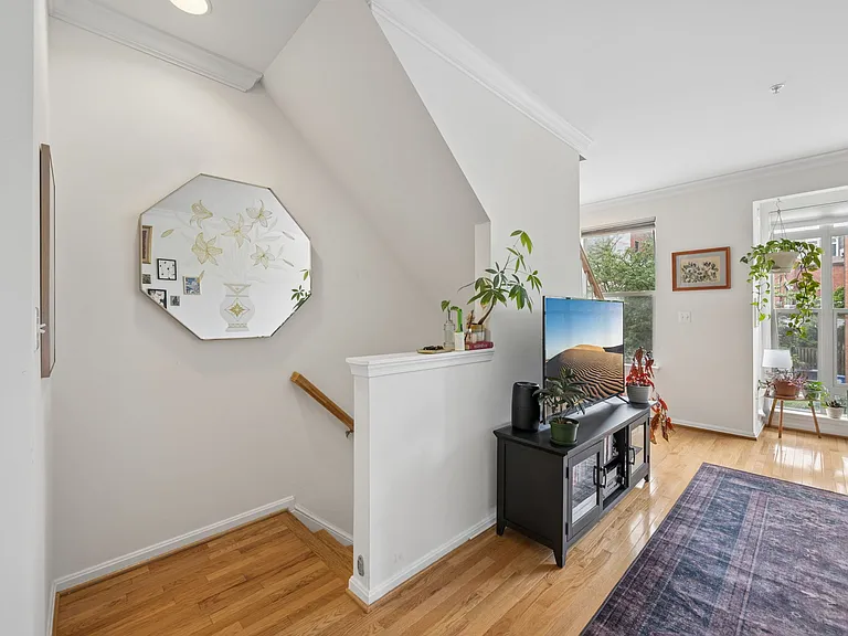 10 S Exeter St — Photo 10