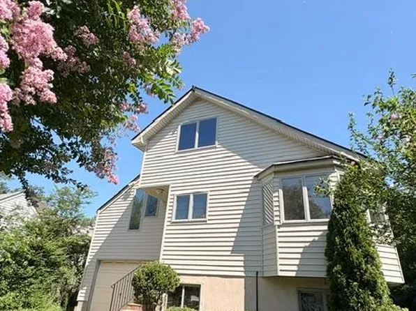 404 Park Rd, Rockville, MD 20850