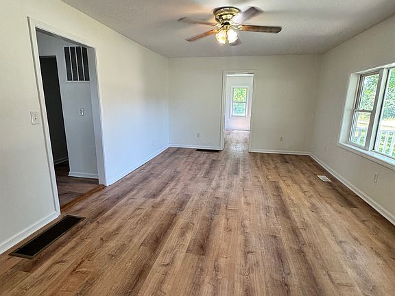 5th image of 3189 New Glendale Rd