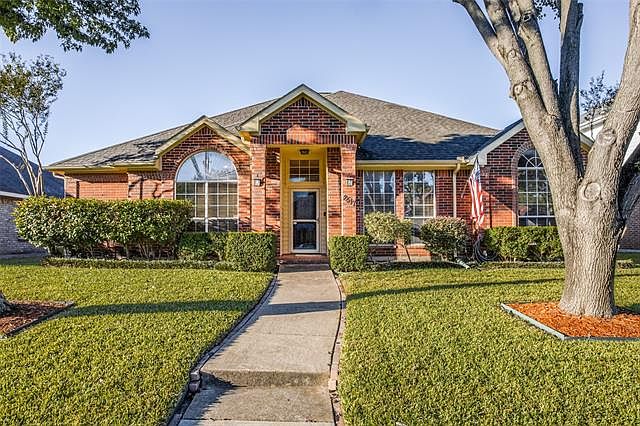 1st image of 2517 Hyacinth Dr