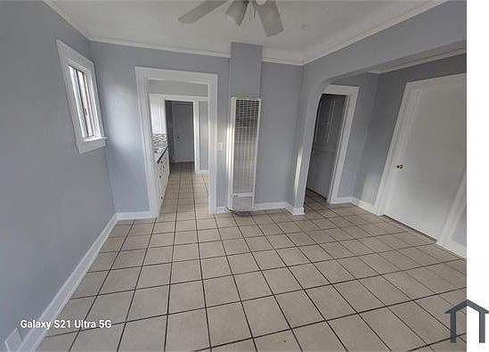 5th image of 111 W 52nd Pl