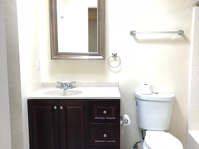 834 Miller Ave — Photo 7